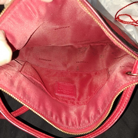 DELICIOUS Red Coach - unique and FABULOUS! Gold Chain strap - Picture 6 of 7